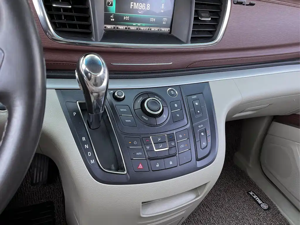 Buick GL8 — миниатюра 11