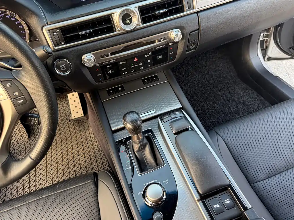Lexus GS — миниатюра 10