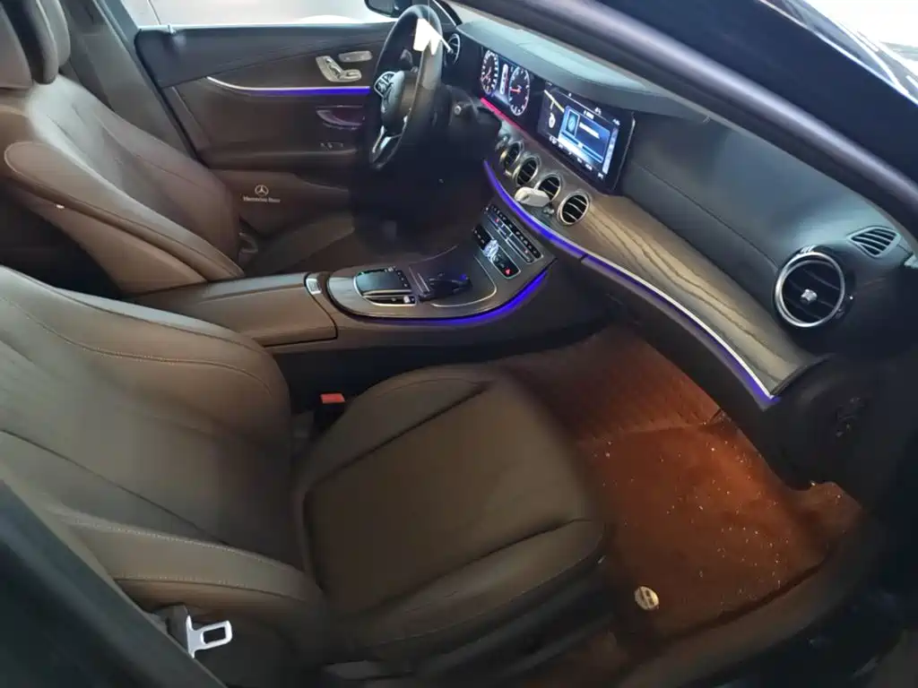 Mercedes-Benz E-Class — миниатюра 25