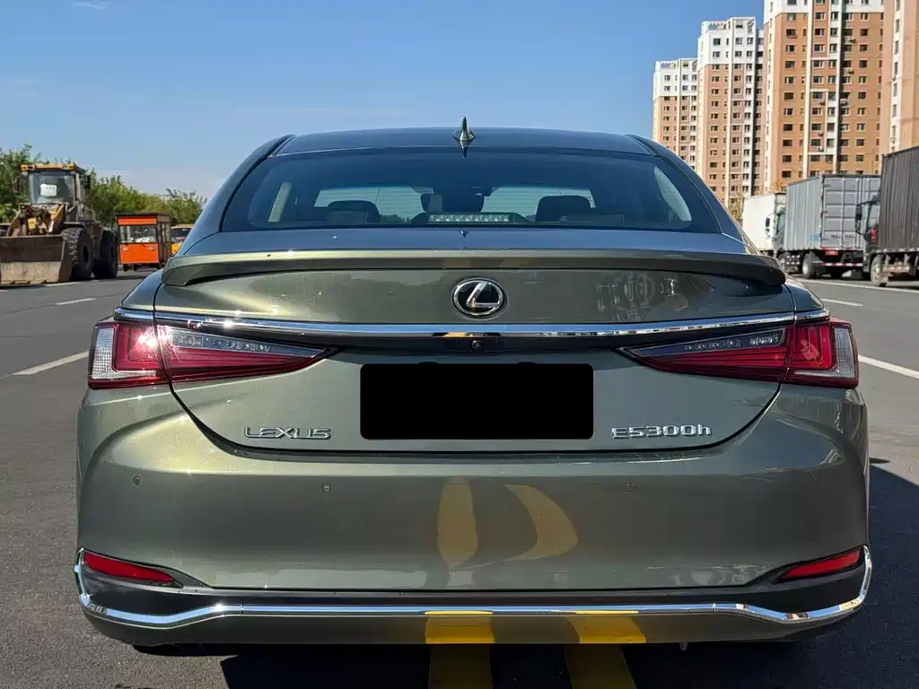Lexus ES — миниатюра 8