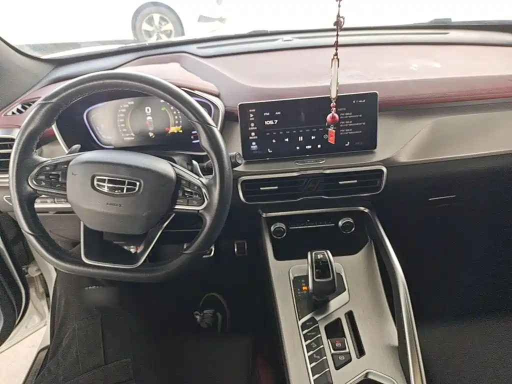 Geely Binyue — миниатюра 10
