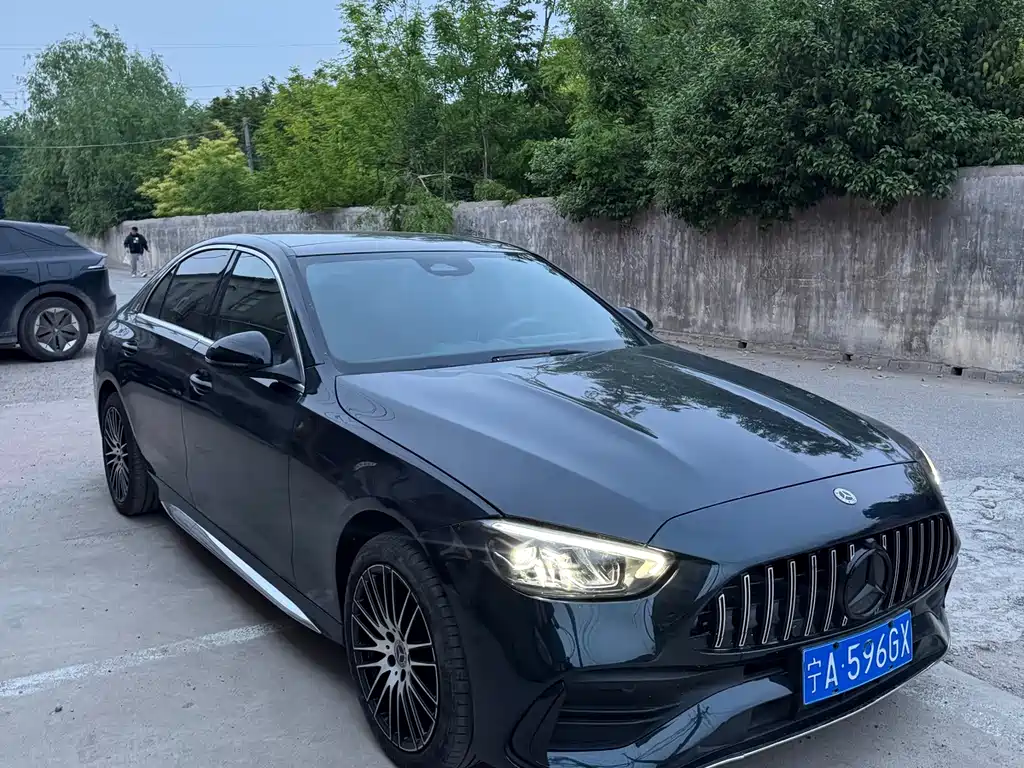 Mercedes-Benz C-Class 2024