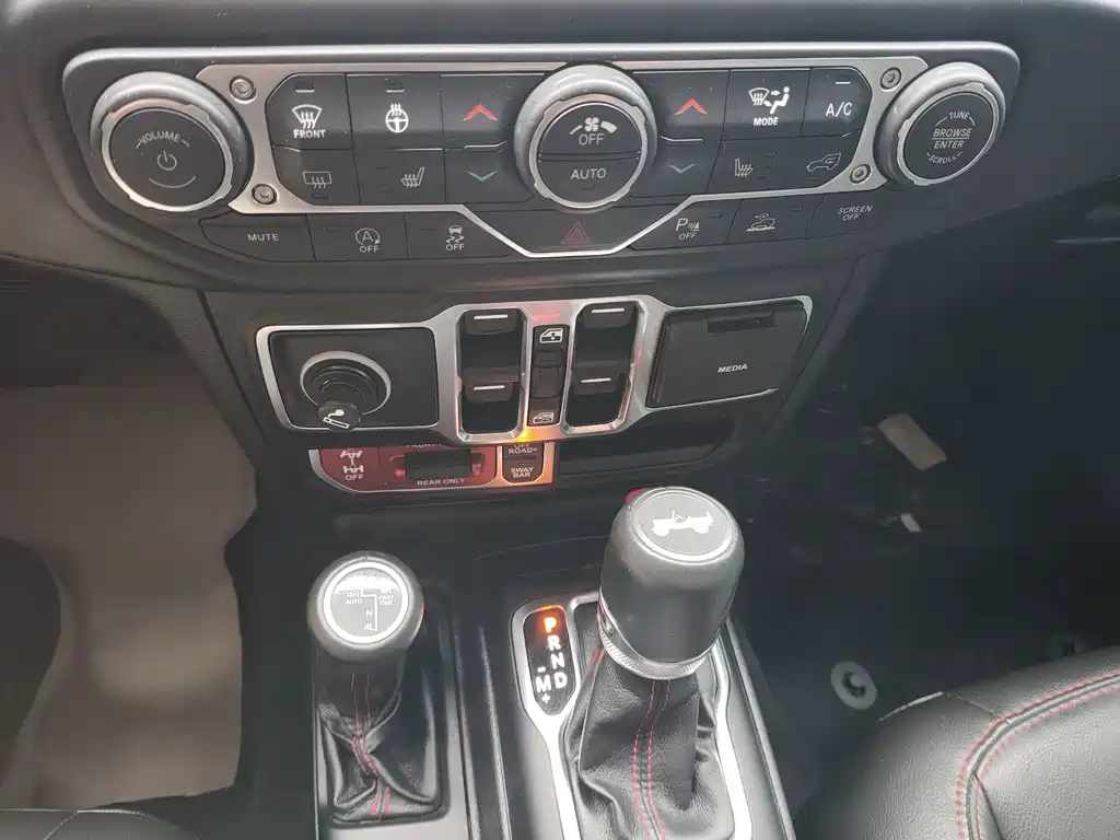 Jeep Wrangler — миниатюра 11