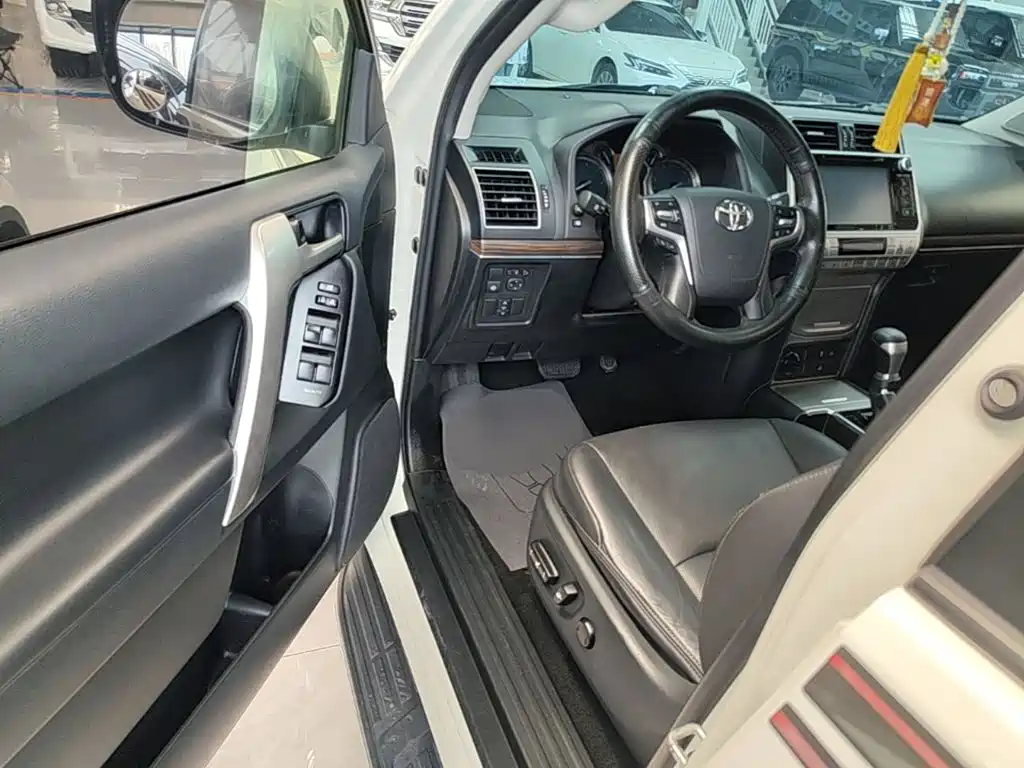 Toyota Prado — миниатюра 16