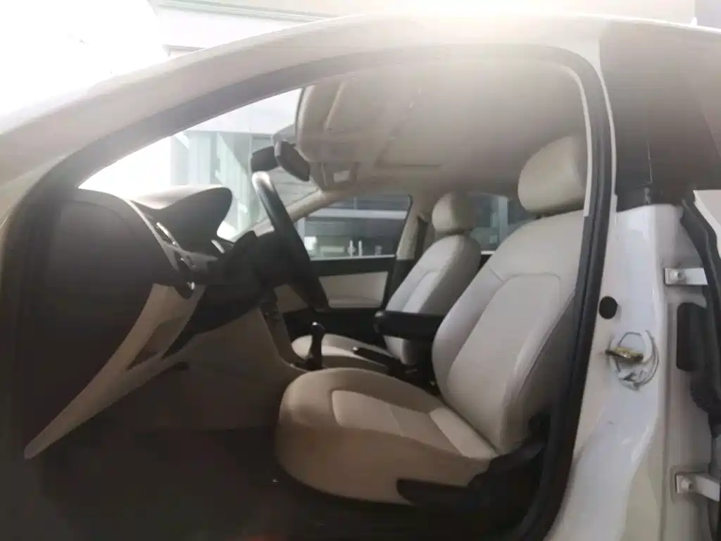Skoda Rapid — миниатюра 6