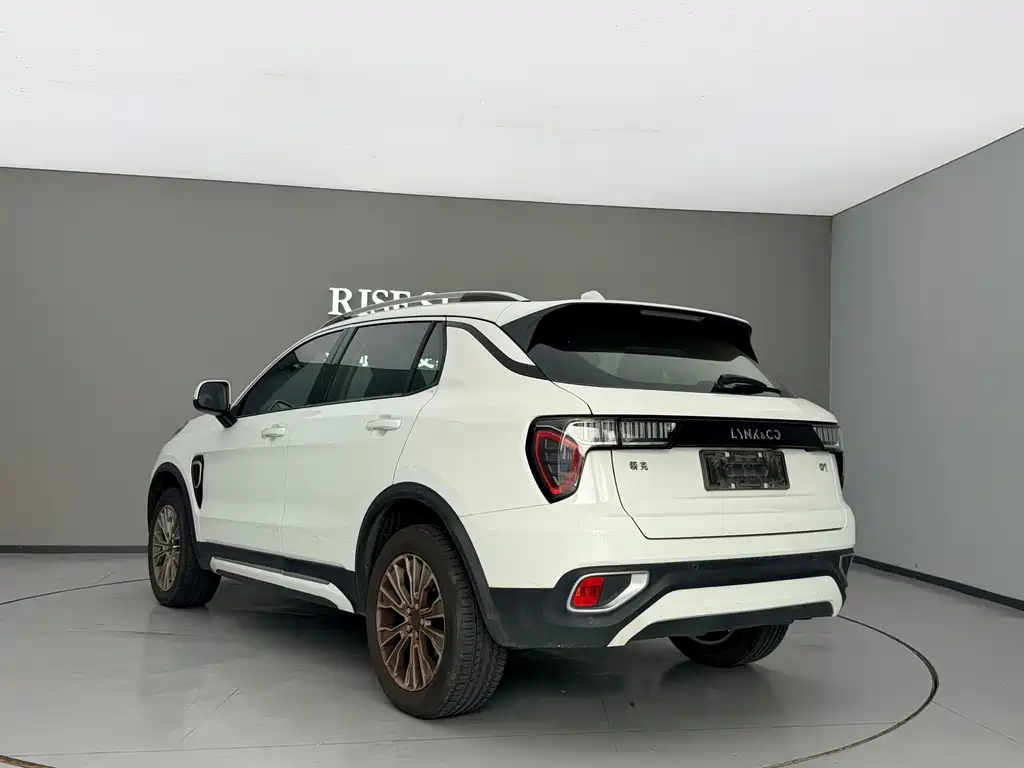 Lynk & Co 01 — миниатюра 8