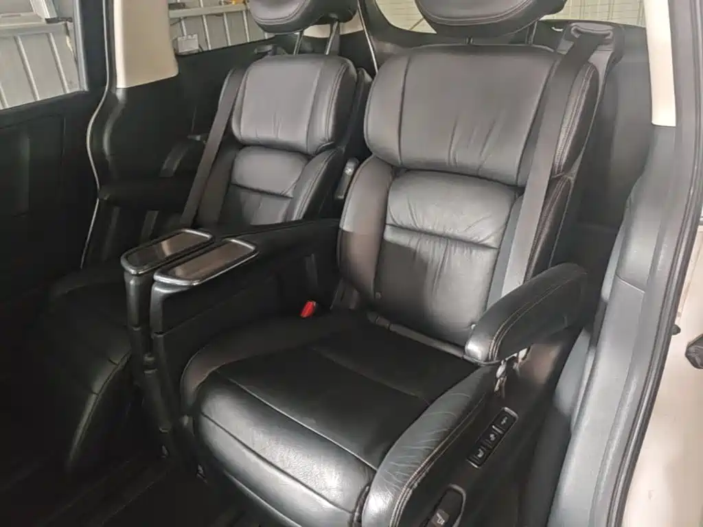 Honda Elysion — миниатюра 17