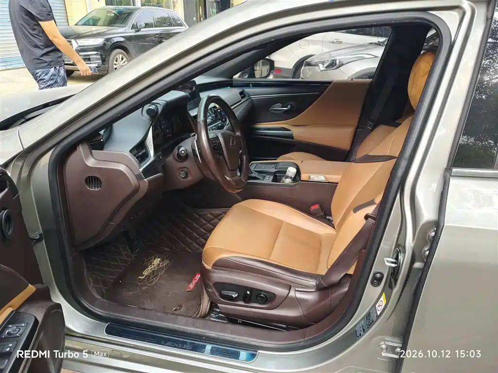 Lexus ES — миниатюра 6