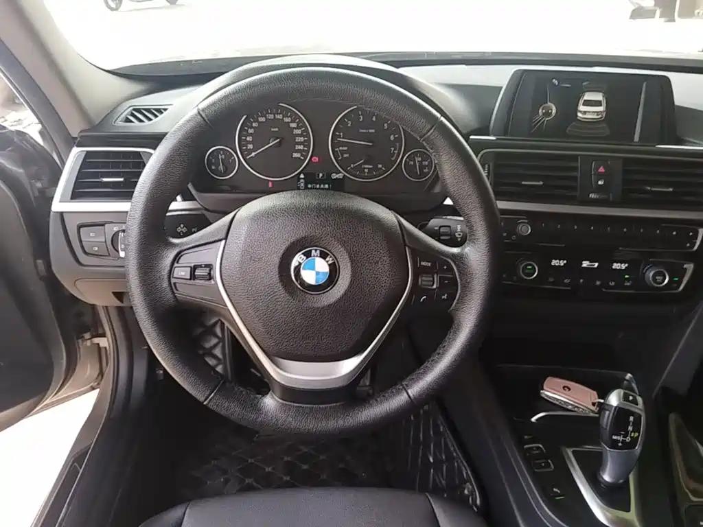BMW 3 Series — миниатюра 11