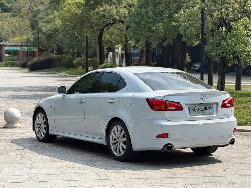 Lexus IS — миниатюра 4