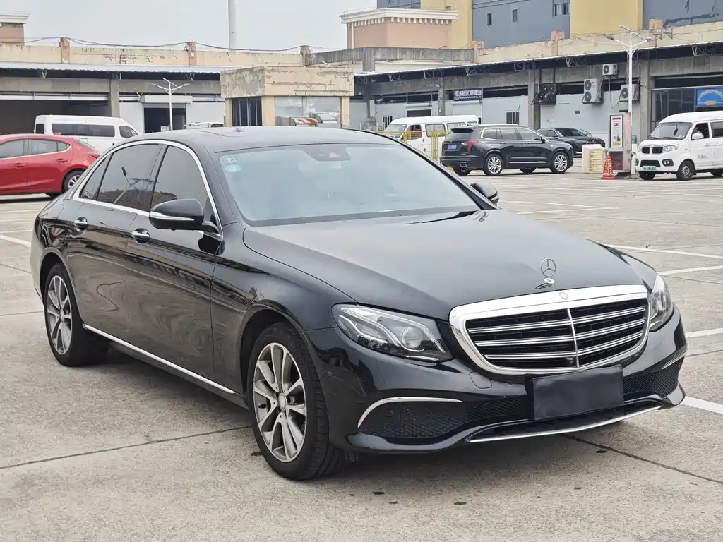 Mercedes-Benz E-Class — миниатюра 3
