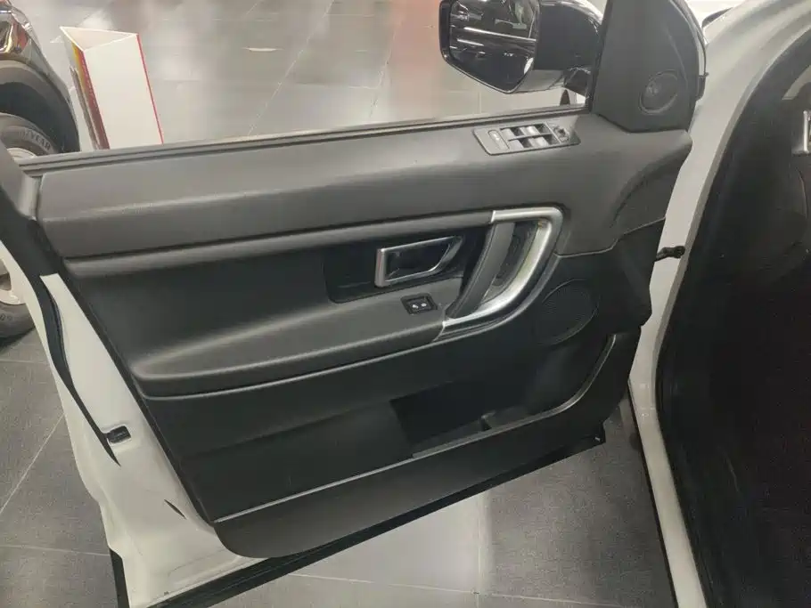 Land Rover Discovery Sport — миниатюра 7