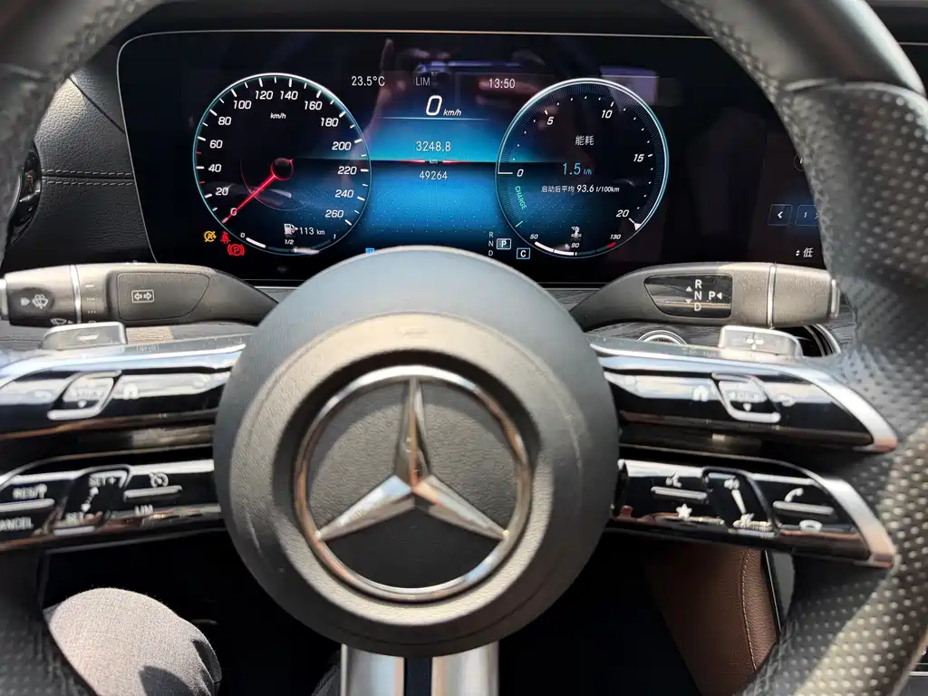Mercedes-Benz E-Class — миниатюра 14