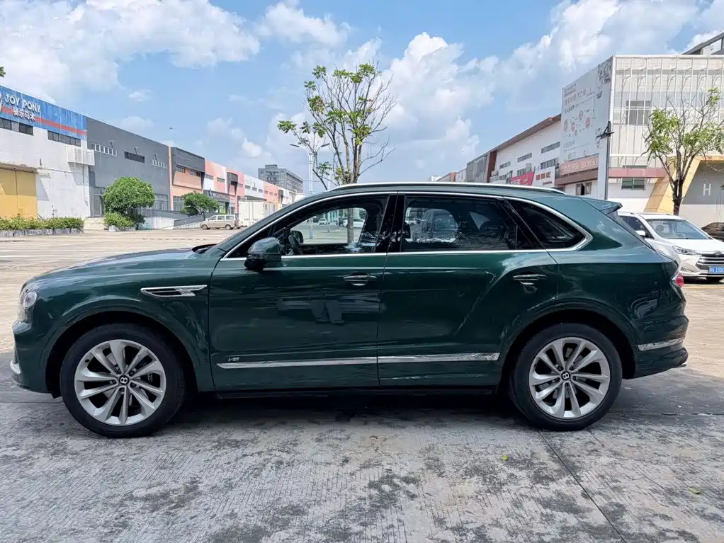 Bentley Bentayga — миниатюра 7
