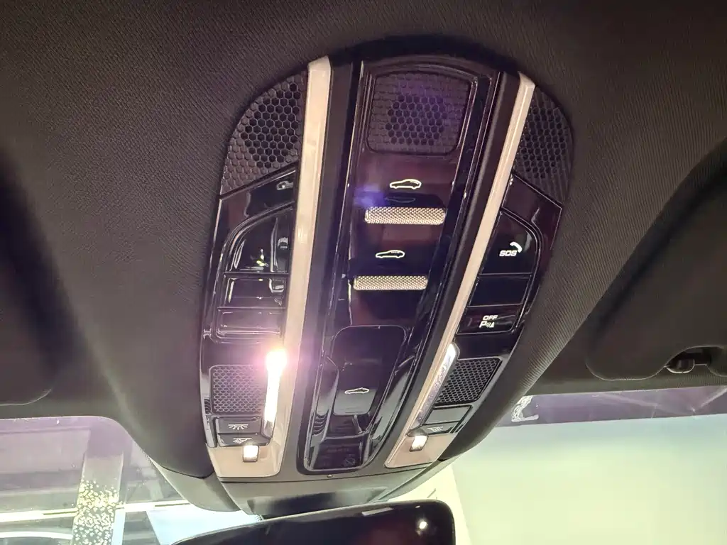 Porsche Panamera — миниатюра 9