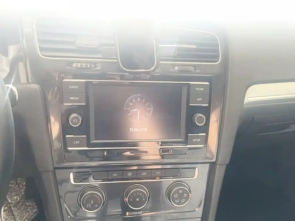 Volkswagen Golf — миниатюра 13