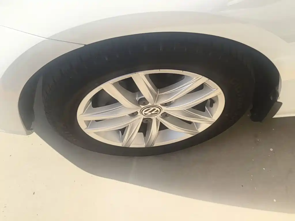 Volkswagen Golf — миниатюра 23