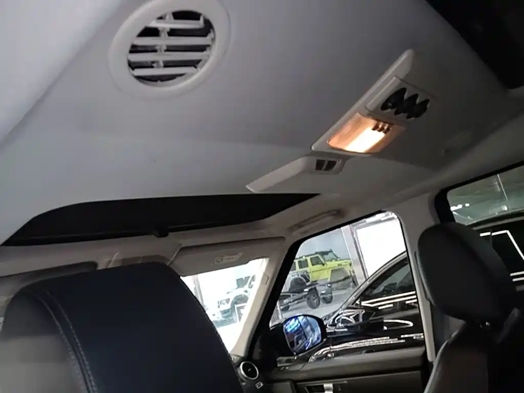Land Rover Discovery — миниатюра 18