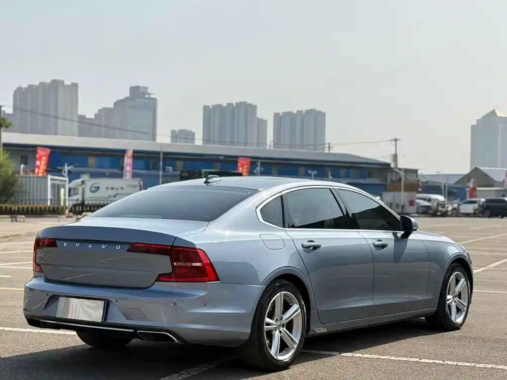 Volvo S90 — миниатюра 7