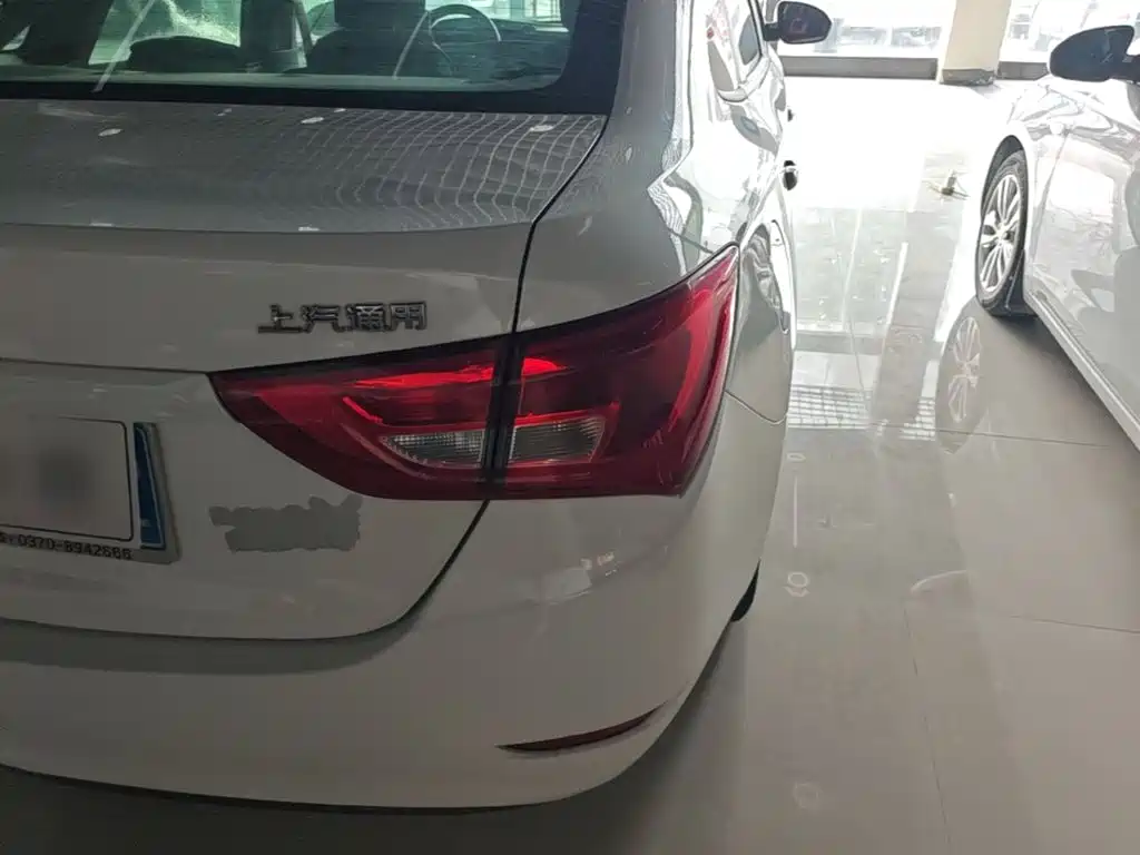 Buick Excelle — миниатюра 8