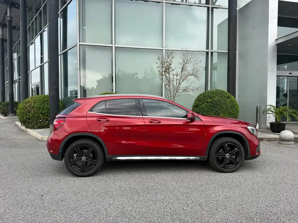 Mercedes-Benz GLA — миниатюра 18