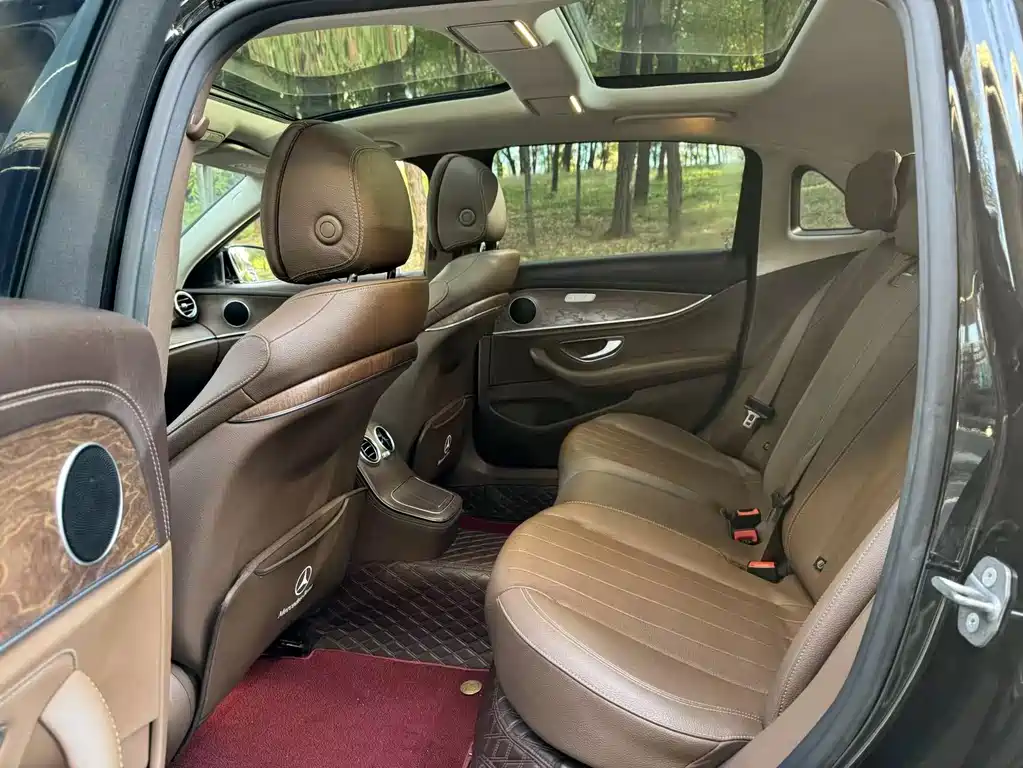 MERCEDES-BENZ E CLASS