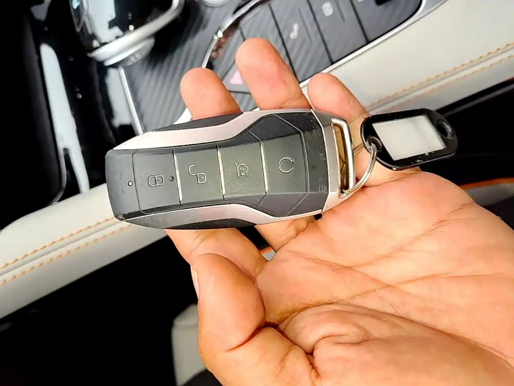 BYD PLUS New Energy — миниатюра 9