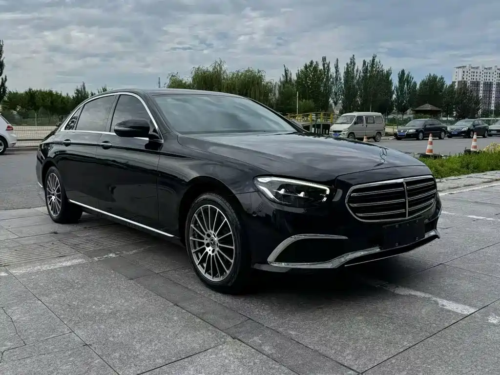 Mercedes-Benz E-Class — миниатюра 3