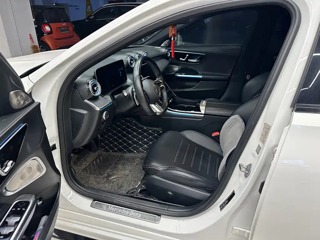 Mercedes-Benz C-Class — миниатюра 7