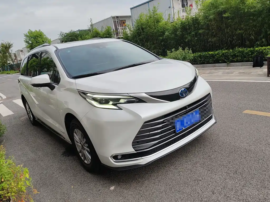 Toyota Sienna — миниатюра 5