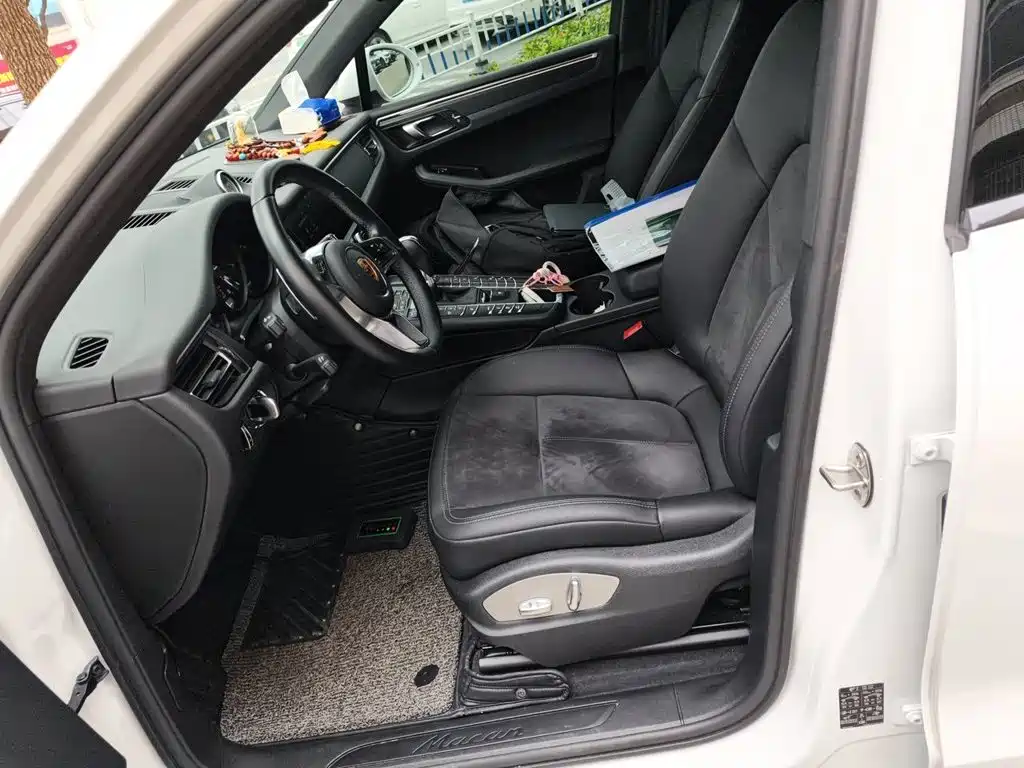 Porsche Macan — миниатюра 16
