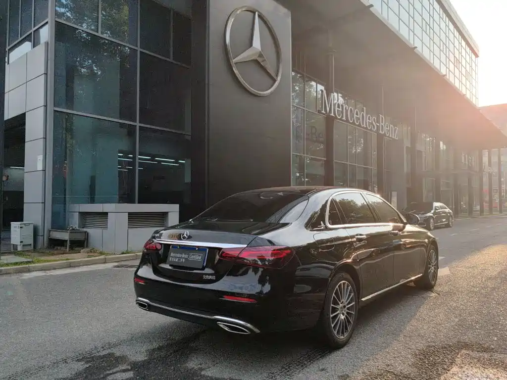 Mercedes-Benz E-Class — миниатюра 4