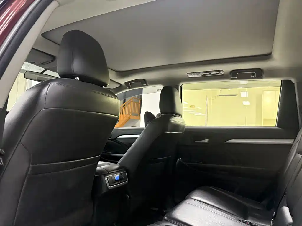 Toyota Highlander — миниатюра 12