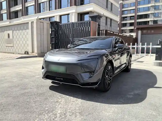 2023 Avatr 11