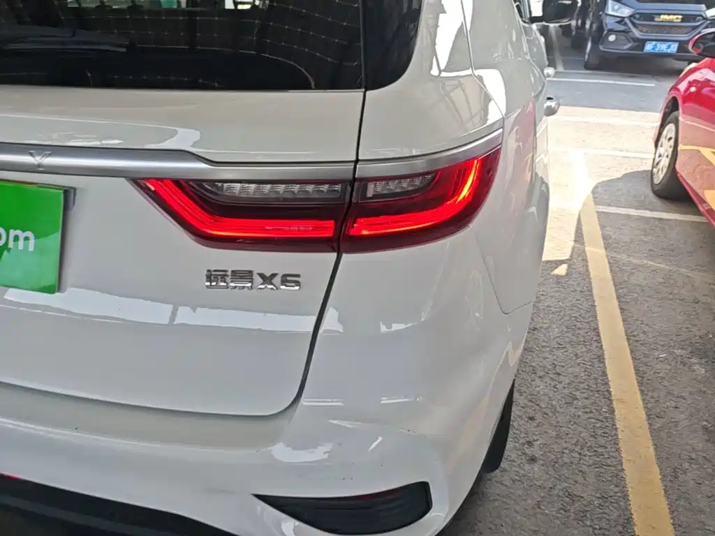 Geely Vision X6 — миниатюра 8