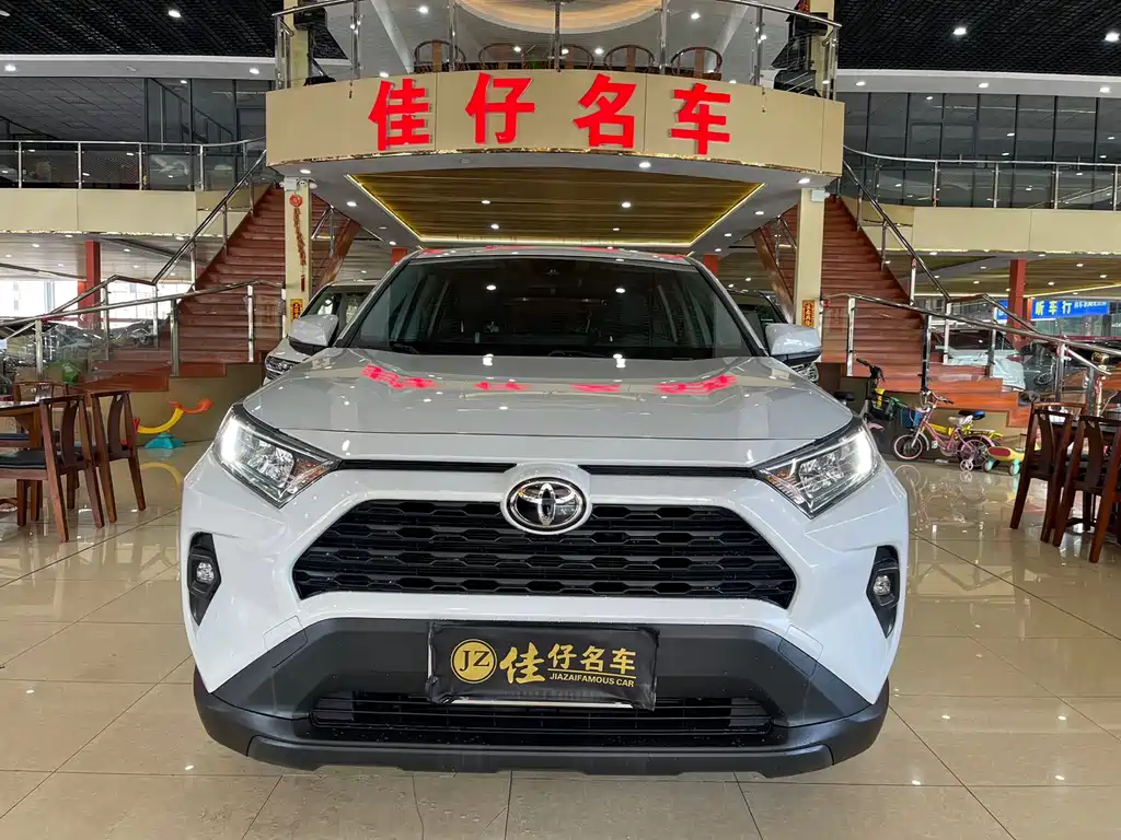Toyota RAV4 — миниатюра 2