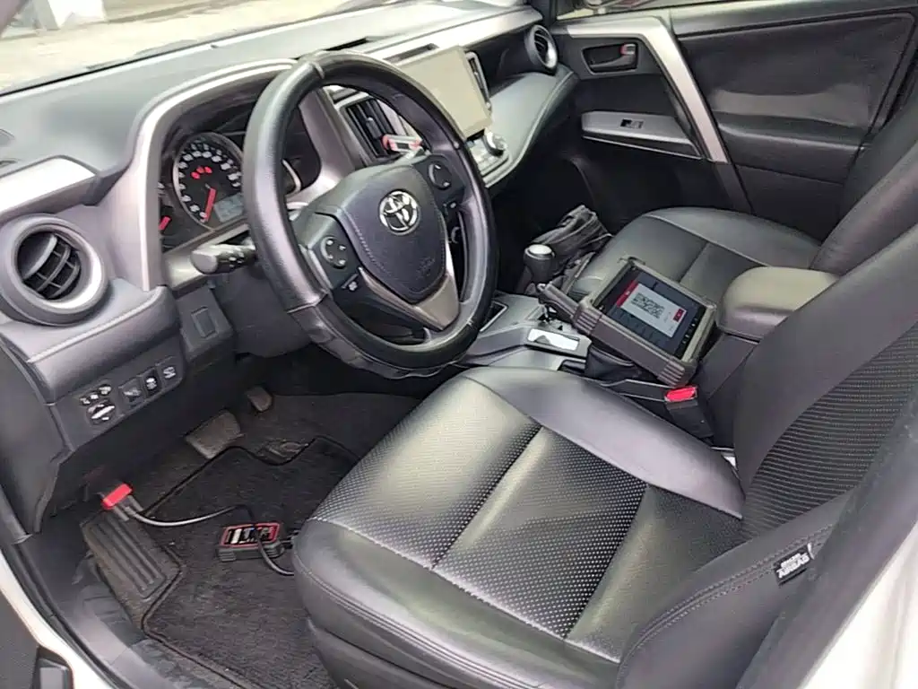 Toyota RAV4 — миниатюра 15