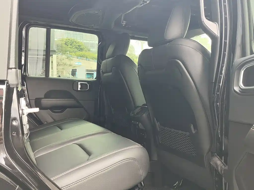 Jeep Wrangler PHEV — миниатюра 8
