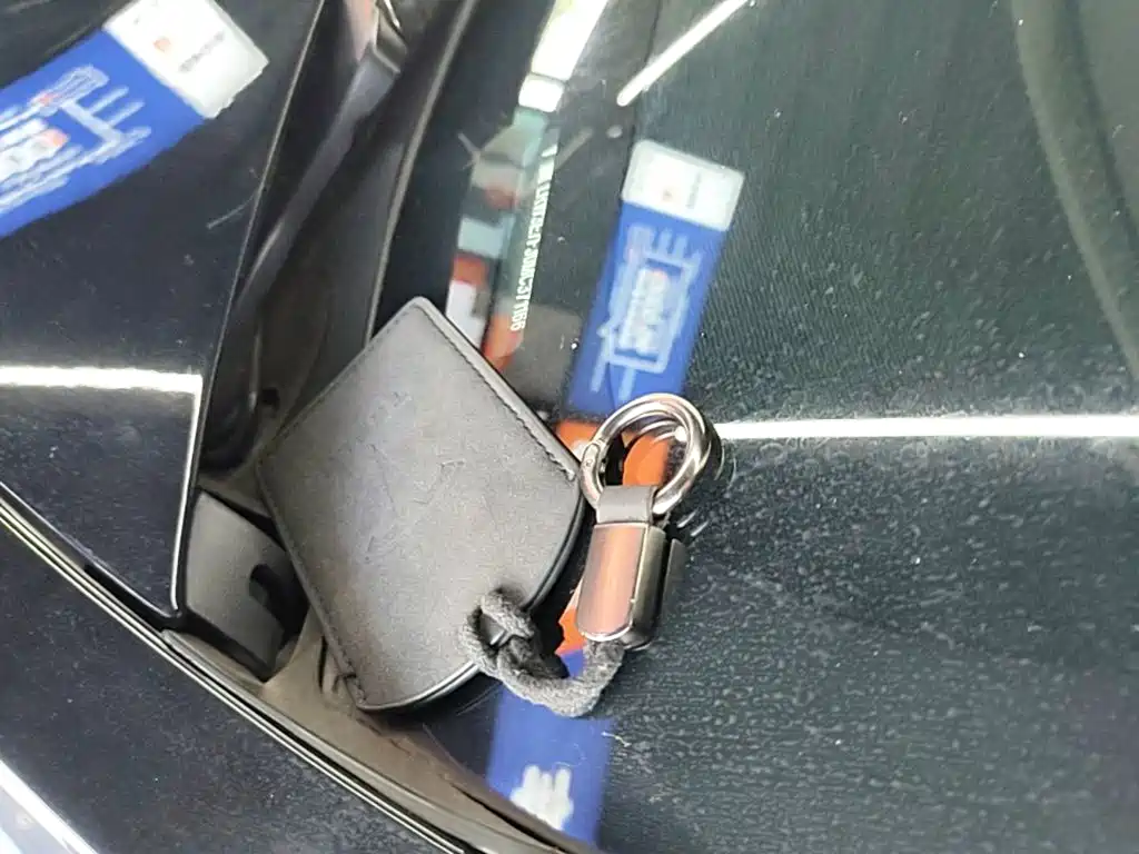 Tesla Model 3 — миниатюра 9