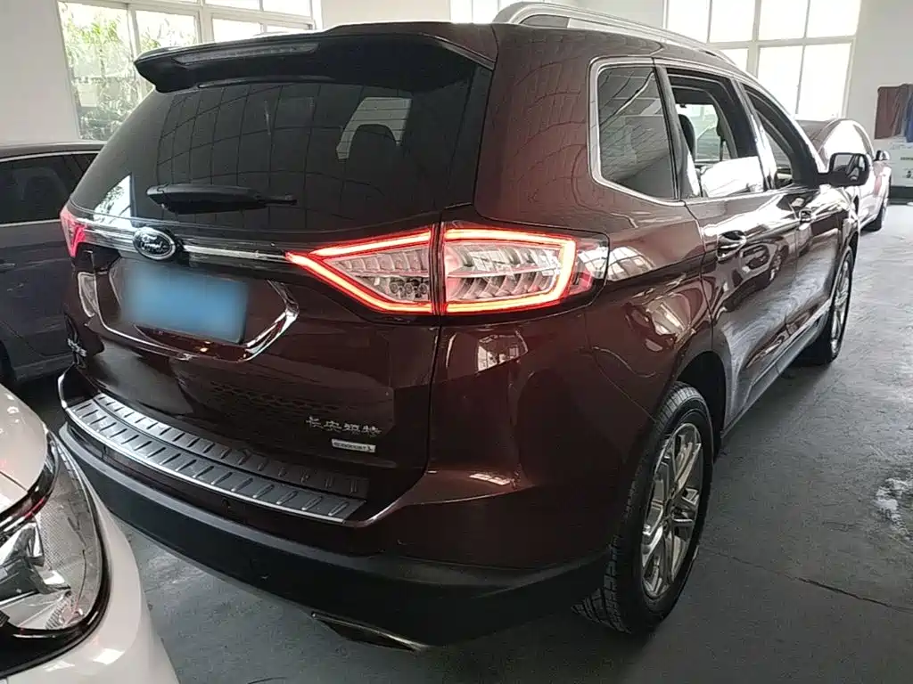 Ford Edge — миниатюра 7