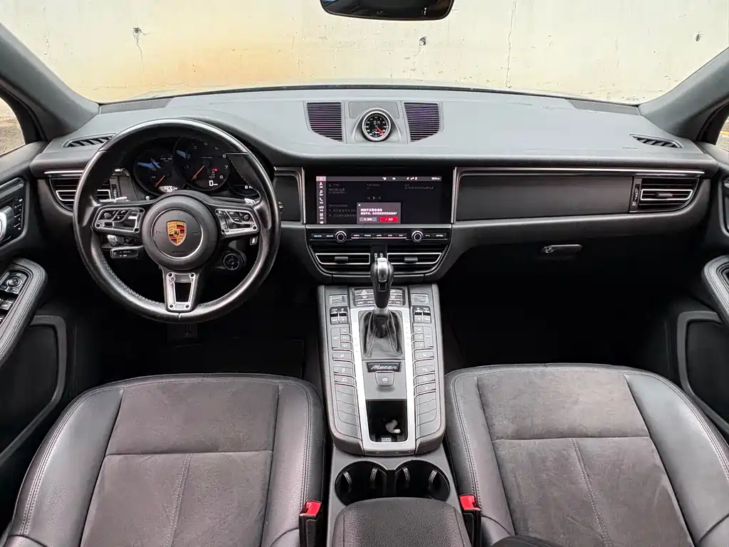 Porsche Macan — миниатюра 9