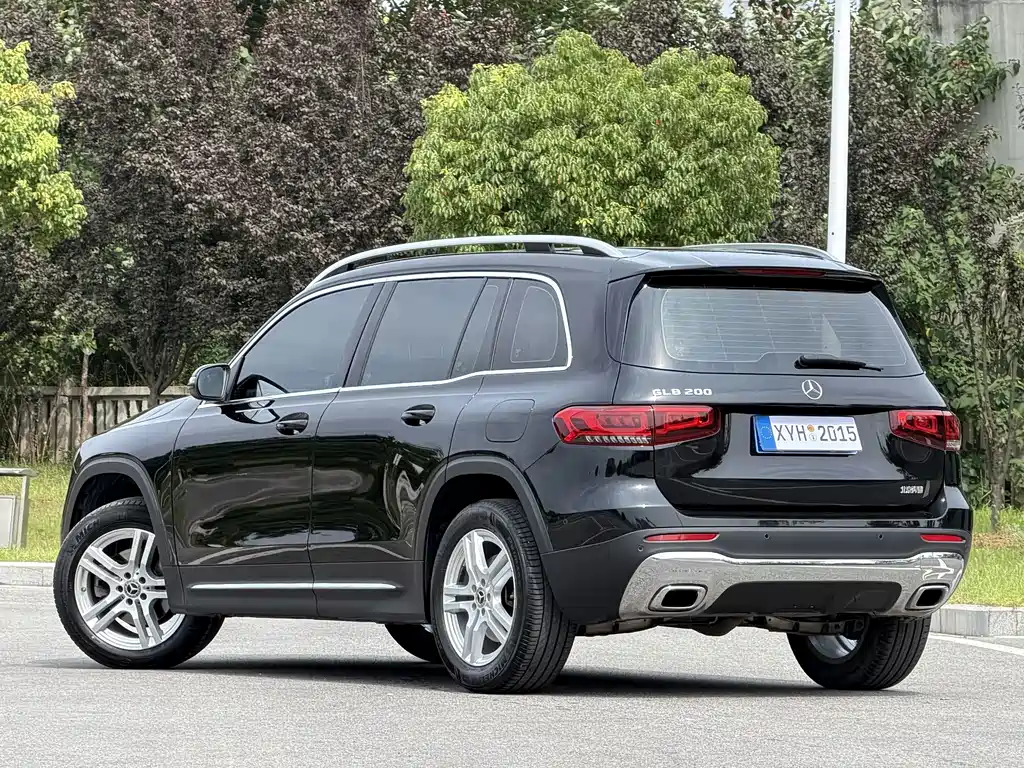 Mercedes-Benz GLB — миниатюра 17