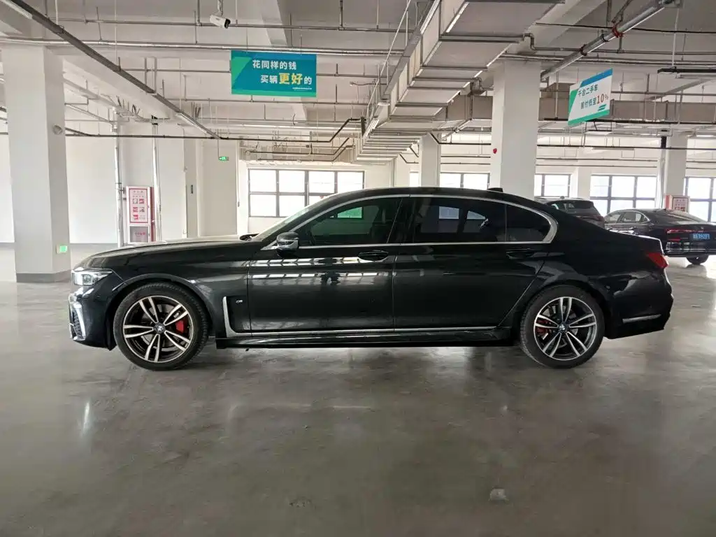BMW 7 Series — миниатюра 3