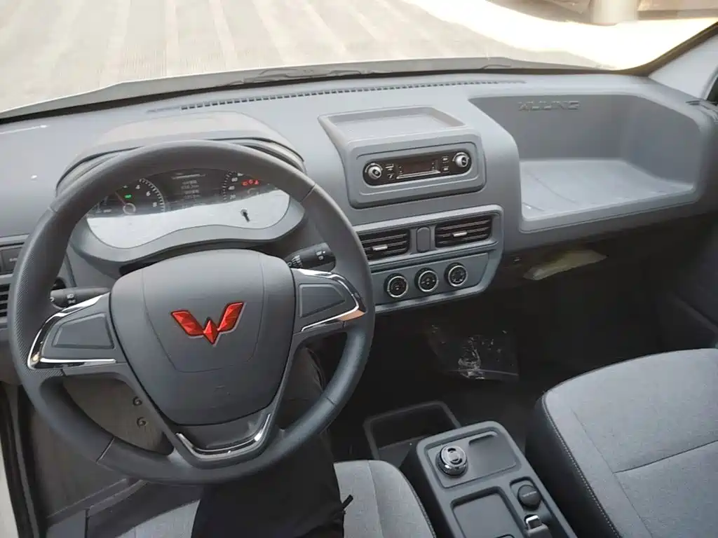 Wuling Yangguang — миниатюра 10