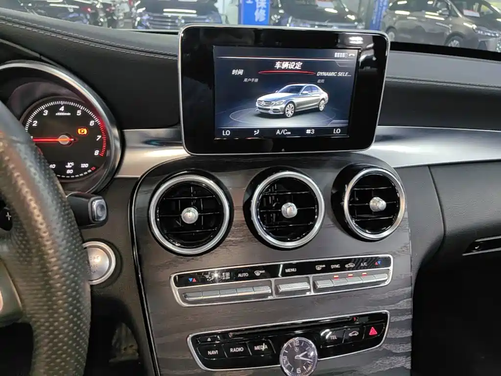 Mercedes-Benz C-Class — миниатюра 13