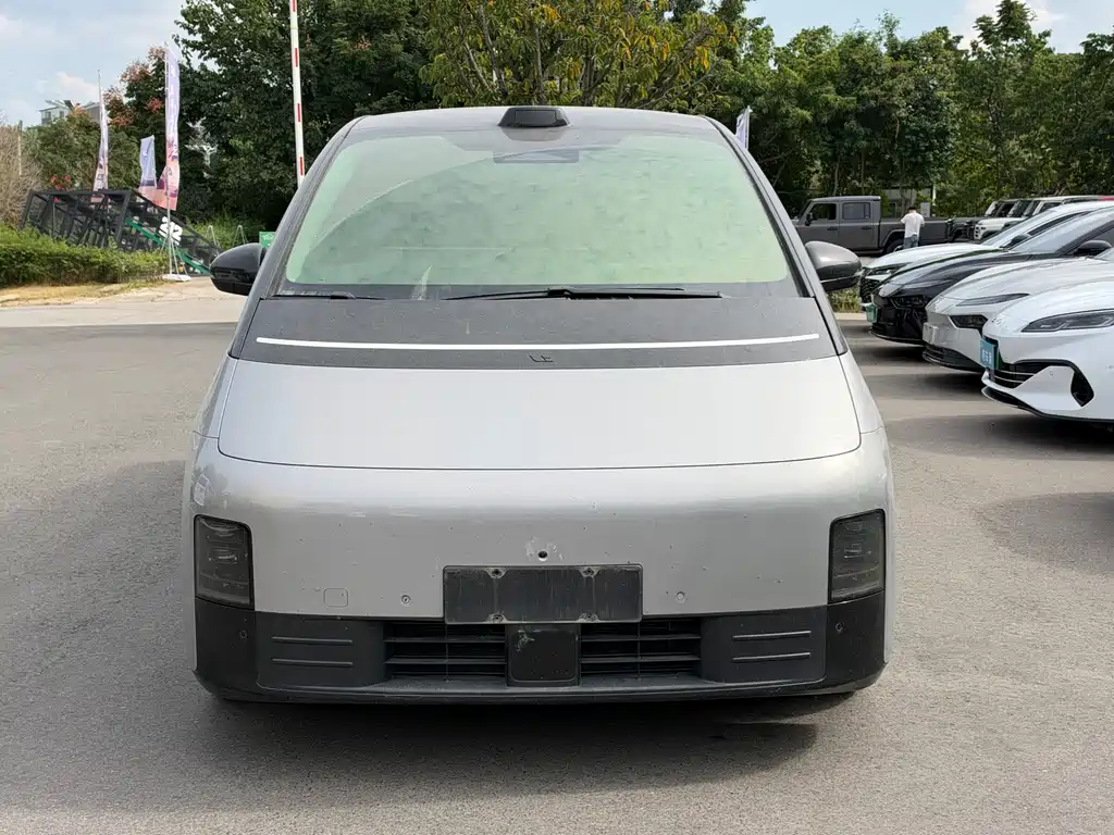 Li Auto Li MEGA — миниатюра 2