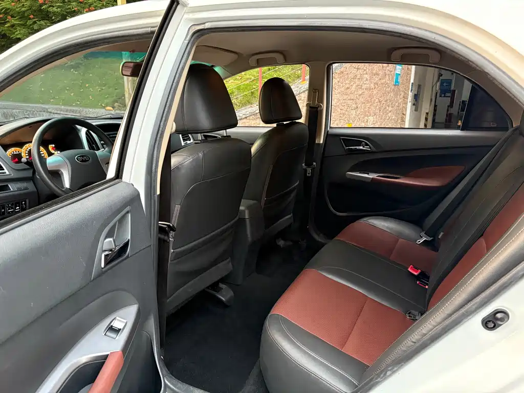 BYD F3 — миниатюра 10