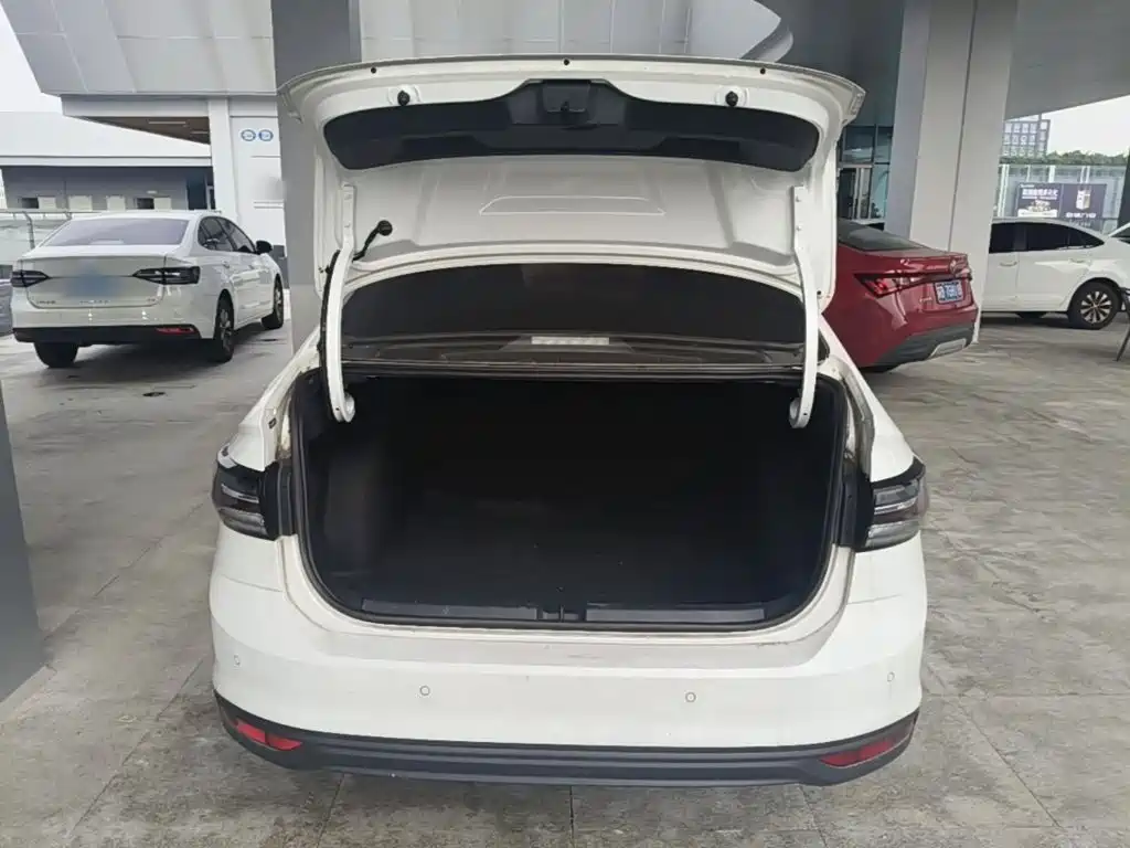 Volkswagen Lavida — миниатюра 19