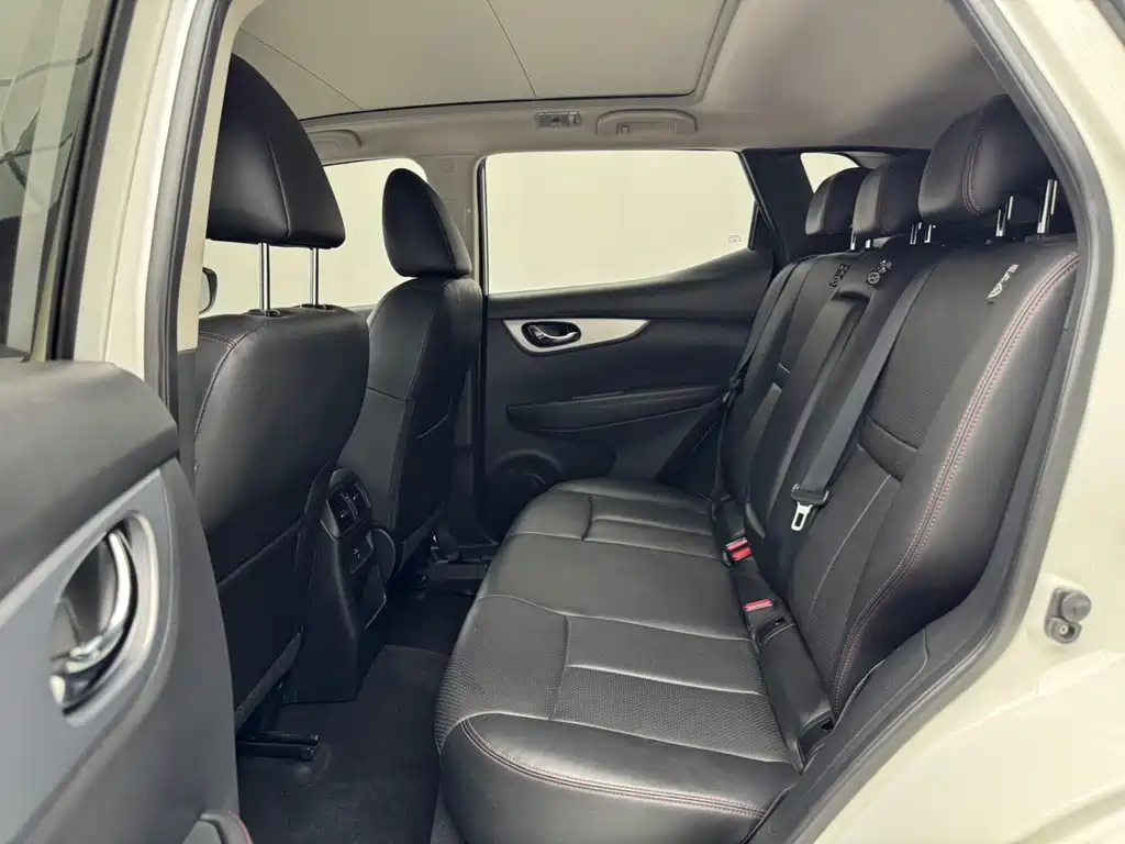 Nissan Qashqai — миниатюра 7