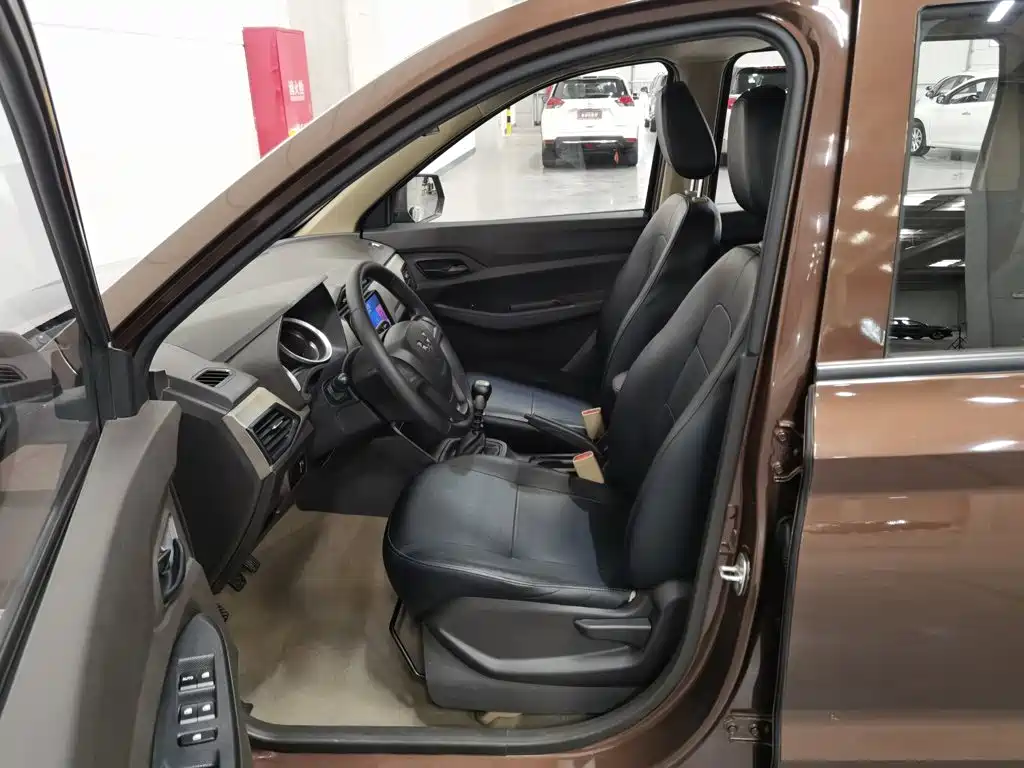 Wuling Hongguang — миниатюра 10